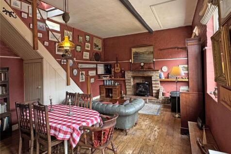 Sitting/Dining Room