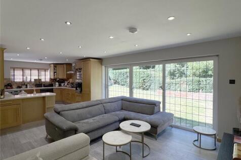 Sitting To Kitchen