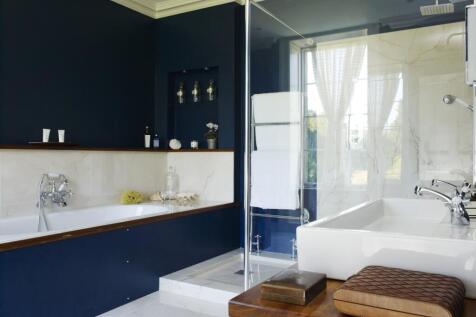 En Suite Bathroom