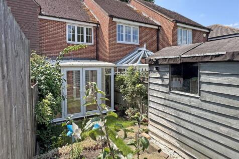 Garden To House