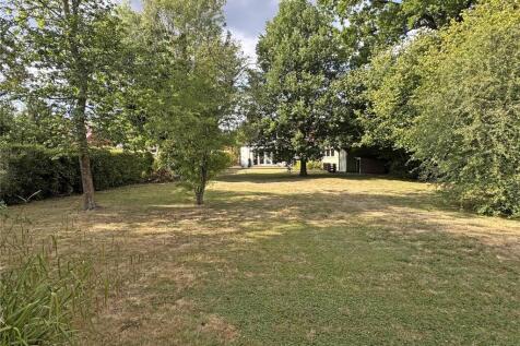 Garden To House