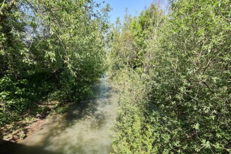 View over River Windrush