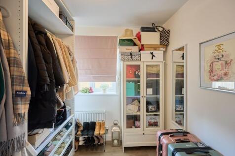 Bed 5/Dressing Room