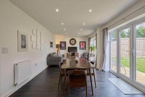 Dining/Sitting Area