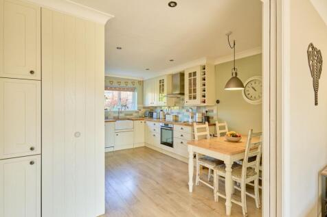 Kitchen/Dining Area