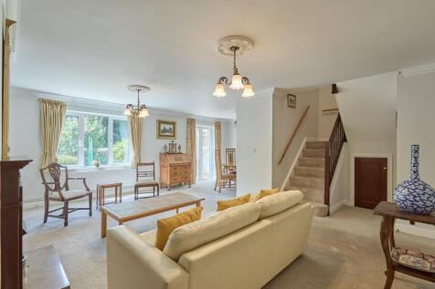 Sitting/Dining Area