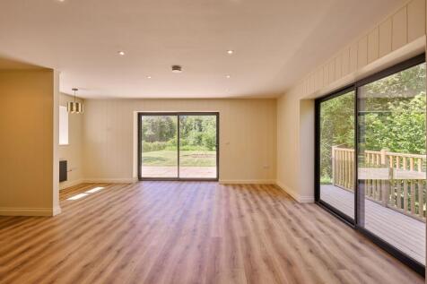 Living/Dining Area