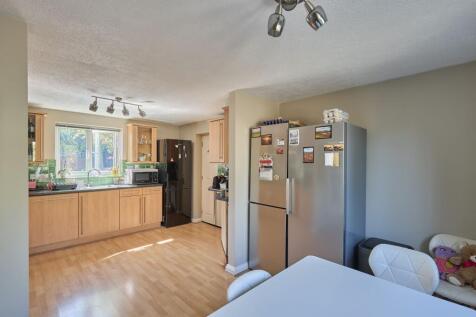 Kitchen/Dining Area