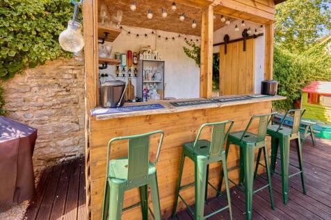 Outdoor Bar