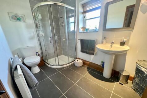 En-suite Shower/WC
