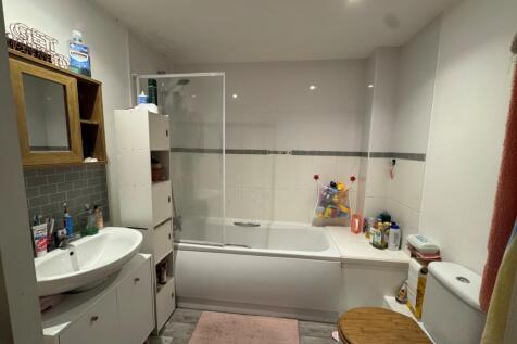 3 birch - bathroom