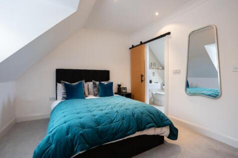 2 wellwood close-03 - bed with ensuite