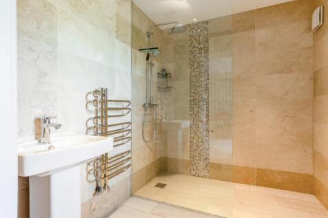 Large shower room