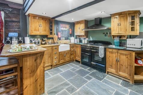 full kitchen