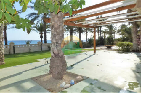 3 bedroom Semi - Detached Villa For sale-AZOH11-4