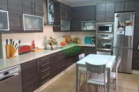 3 Bedroom Terraced Duplex-MAZ21-2
