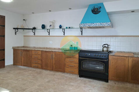 5 Bedroom Country house For Sale-ALE11-12