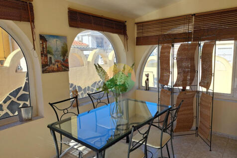 3 Bedroom Detached For Sale-ROC429-2