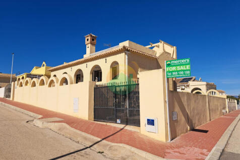 3 Bedroom Detached For Sale-ROC429-8