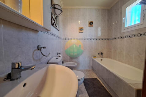 3 Bedroom Detached For Sale-ROC429-17