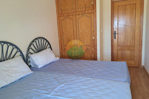 3 Bedroom Detached For Sale-ROC429-19