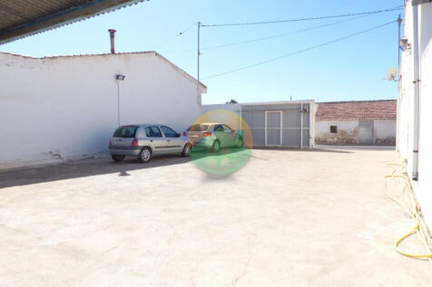 4 Bedroom Semi-Detached For Sale-LCANOVAS07-4