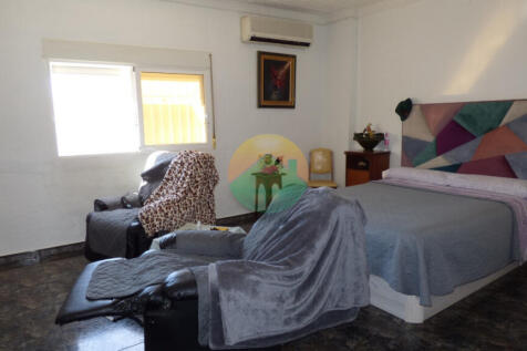 4 Bedroom Semi-Detached For Sale-LCANOVAS07-10