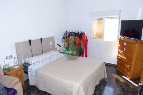4 Bedroom Semi-Detached For Sale-LCANOVAS07-14