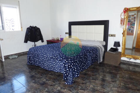 4 Bedroom Semi-Detached For Sale-LCANOVAS07-21