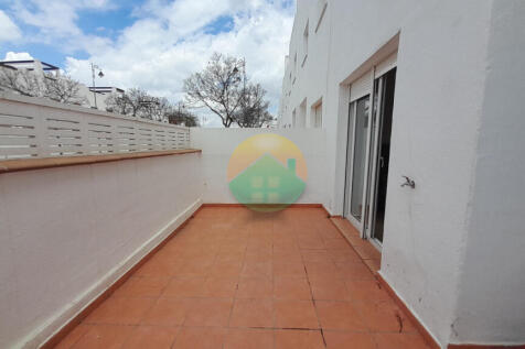 3 Bedroom Ground floor Apartment For Sale-PW60-21