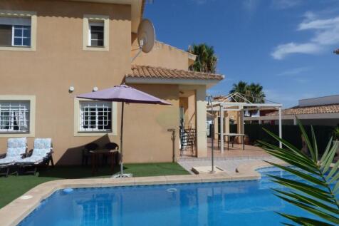 3 Bedroom Detached For Sale-TOT14-11