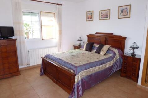 3 Bedroom Detached For Sale-TOT14-15