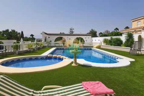 3 Bedroom Detached For Sale-CAA34-3