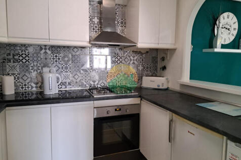 3 Bedroom Detached For Sale-ROB436-12