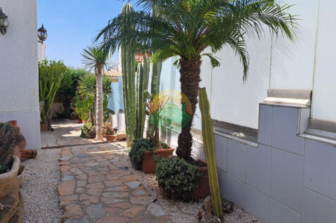 3 Bedroom Detached For Sale-ROB432-2