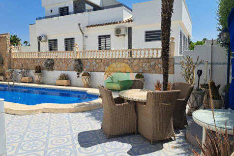 3 Bedroom Detached For Sale-ROB432-7