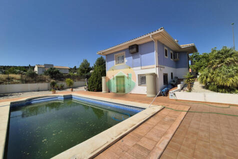 4 Bedroom Detached For Sale-CALA05-9