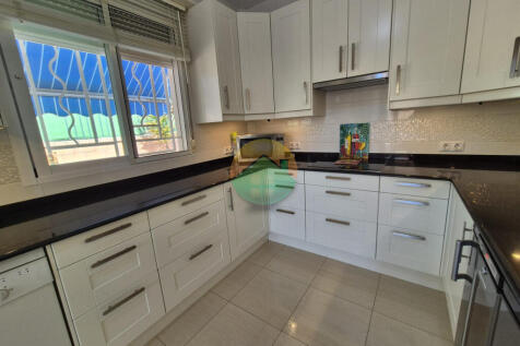 4 Bedroom Detached For Sale-CALA05-13