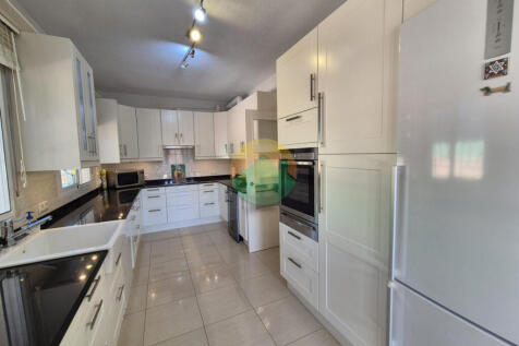 4 Bedroom Detached For Sale-CALA05-14