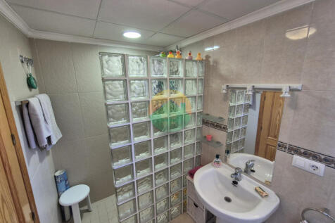 4 Bedroom Detached For Sale-CALA05-25