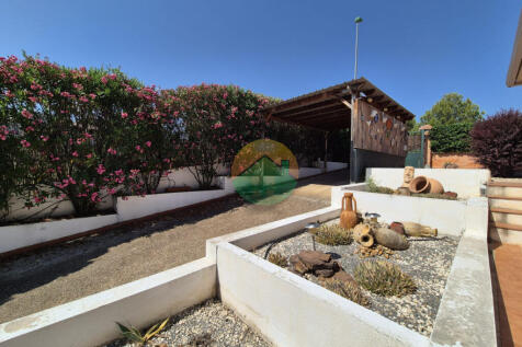 4 Bedroom Detached For Sale-CALA05-26