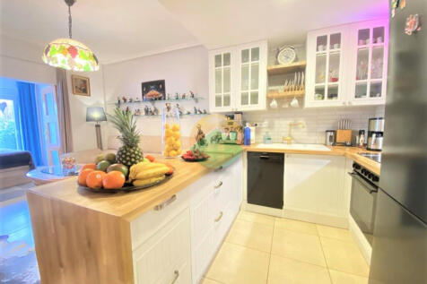 3 Bedroom Apartment For Sale-MOSTR12-16