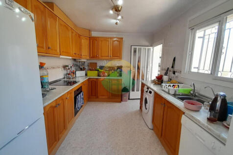 3 Bedroom Detached For Sale-NED611i-14