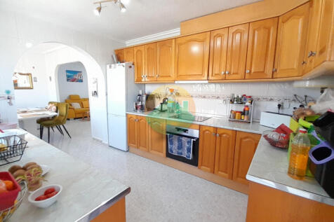 3 Bedroom Detached For Sale-NED611i-15