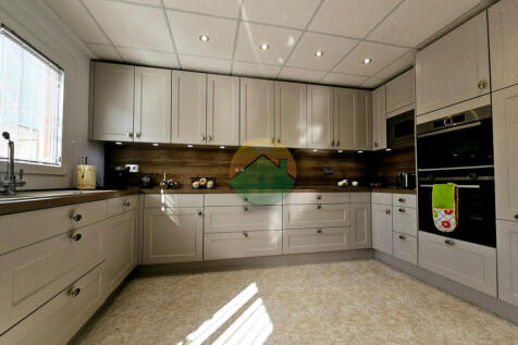 3 Bedroom Detached For Sale-CIB101-12