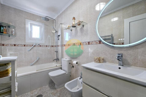 3 Bedroom Detached For Sale-CIB101-14