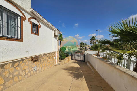 3 Bedroom Detached For Sale-CIB101-18