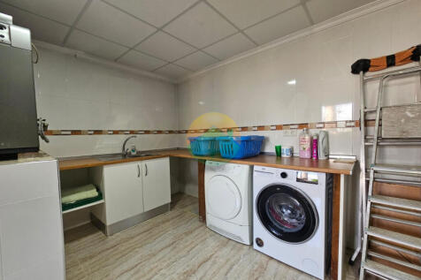 3 Bedroom Detached For Sale-CIB101-21