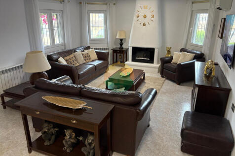 3 Bedroom Detached For Sale-CIB101-10