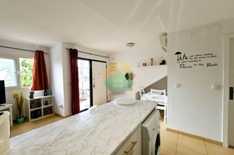 2 Bedroom Apartment For Sale-PW61-4